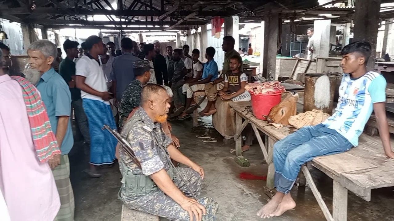 পঁচা মাংস বিক্রির দায়ে ব্যবসায়ীর জরিমানা