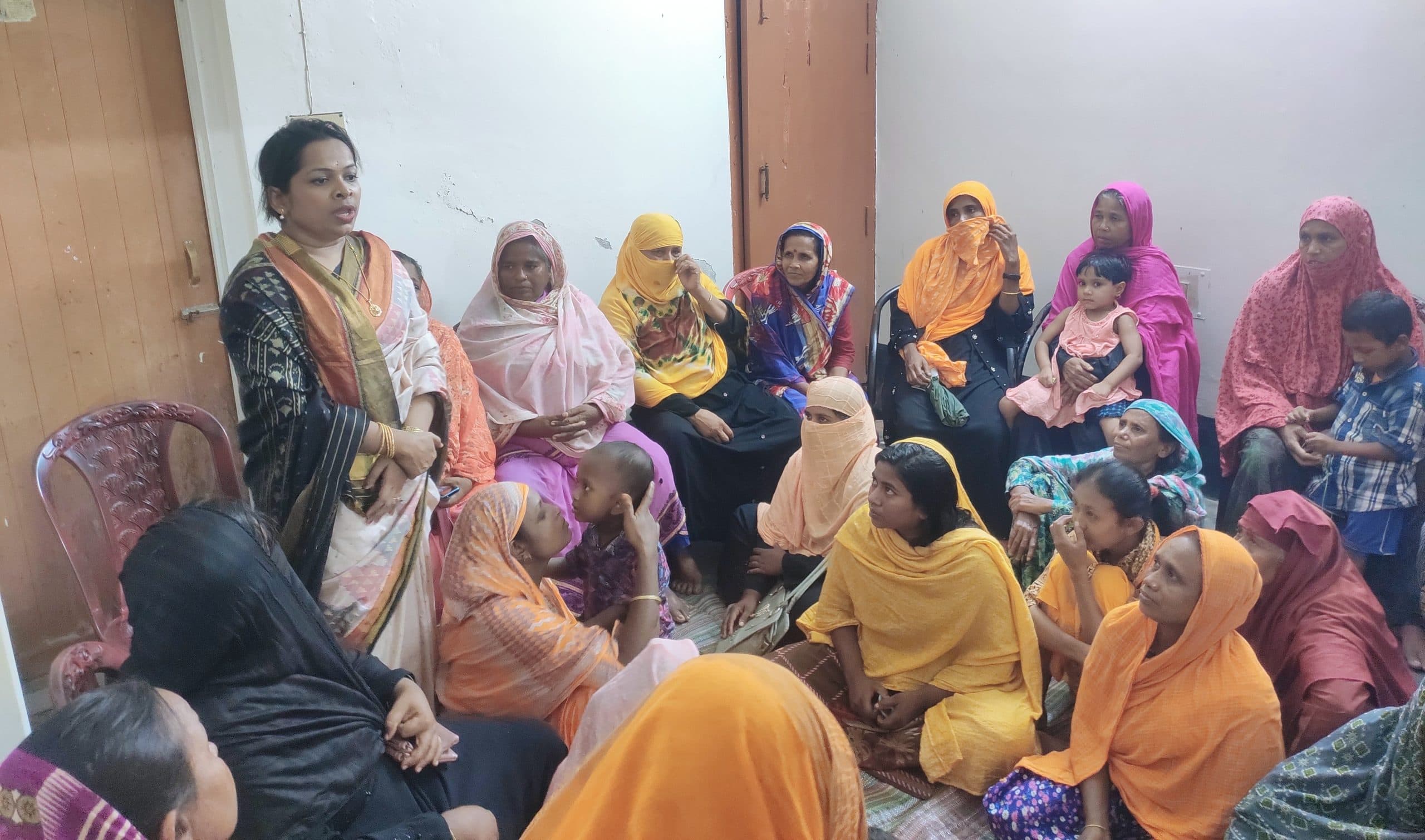 নড়াইলে পৌর মহিলা আ.লীগের উঠান বৈঠক অনুষ্ঠিত