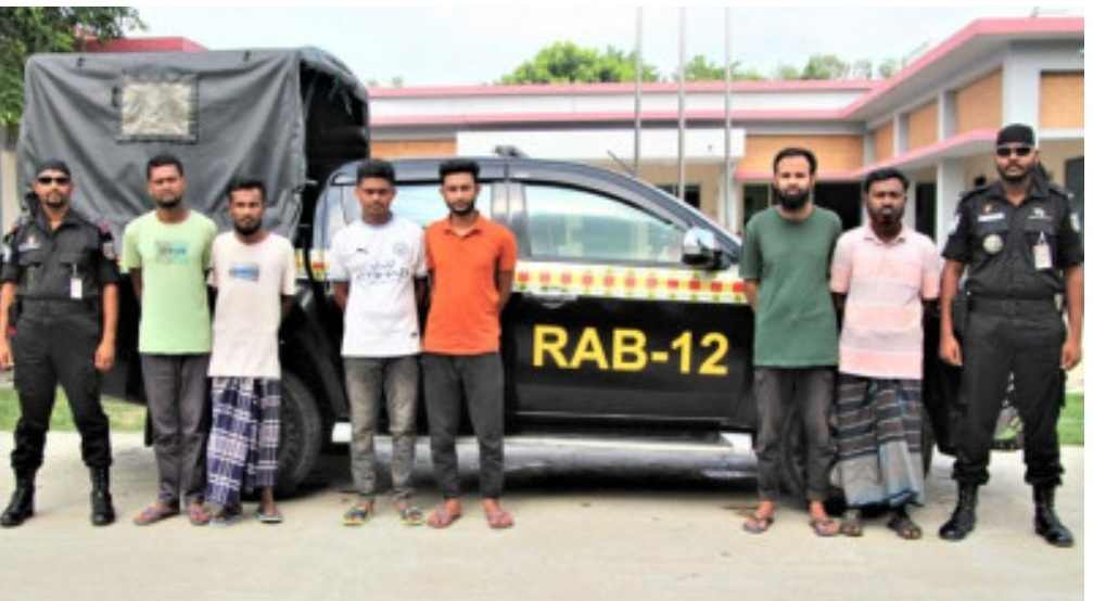 সিরাজগঞ্জে অনলাইন জুয়াড়ি চক্রের ৬ সদস্য গ্রেফতার