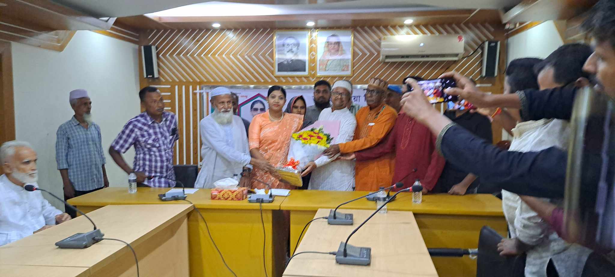 শিবপুর উপজেলা নির্বাহী অফিসার জিনিয়া জিন্নাত মহোদয়ের বদলি জনিত বিদায় উপলক্ষে মুক্তিযোদ্ধা সংসদ ও মুক্তিযোদ্ধা  সন্তান কমান্ড এর আয়োজনে   বিদায় সংবর্ধনা অনুষ্ঠানে
