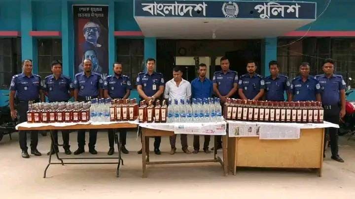 জামালপুরে ২৪০ বোতল বিদেশি মদসহ আটক -২