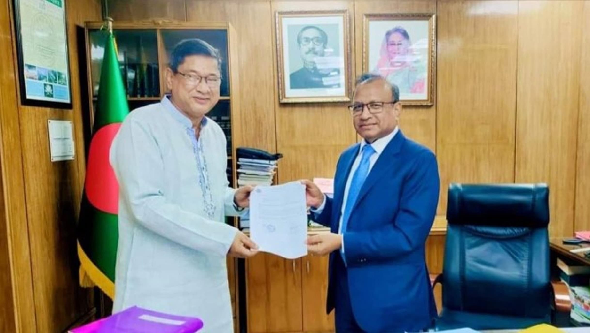 বগুড়ায় ঈদগাহ মাঠ নির্মানের জন্য ৩০ লক্ষ টাকা বরাদ্দ দেন রিপু
