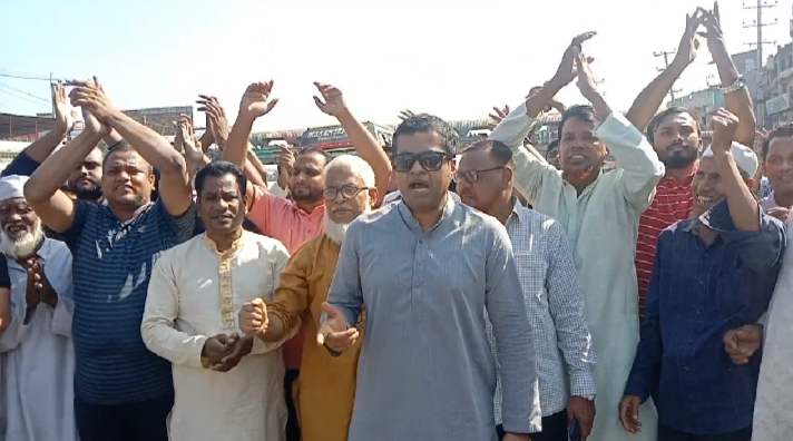 সোনারগাঁওয়ে বিএনপি- জামায়াতের অবরোধের প্রতিবাদে ঢাকা-চট্রগ্রাম মহাসড়কে এরফান হোসেন দ্বীপের শান্তি সমাবেশ