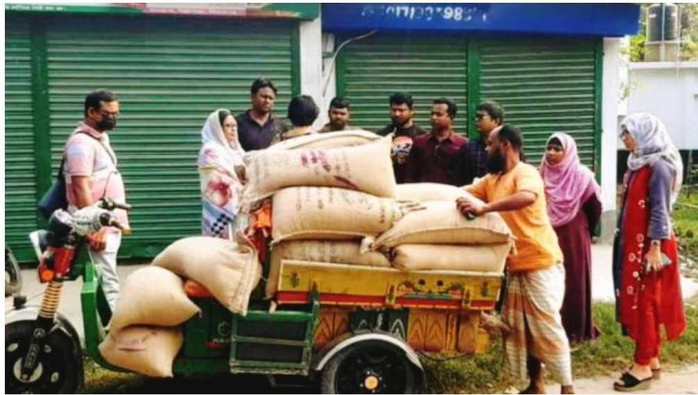 সিরাজগঞ্জের উল্লাপাড়ায় ভিডব্লিউবি’র ২৫ বস্তা চাল আটক