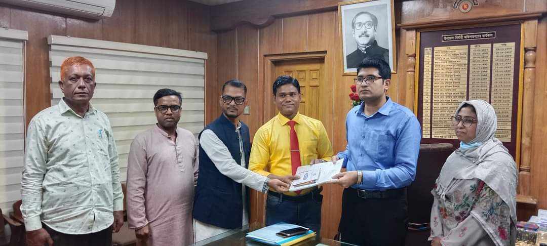 নরসিংদী-৩ শিবপুর থেকে মনোনয়ন ফরম কিনলেন স্বতন্ত্র প্রার্থী মাসুম মৃধা