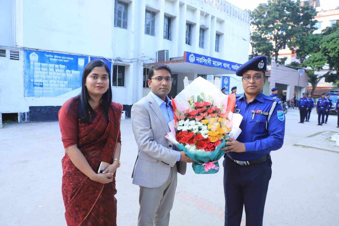 জেলা প্রশাসক ও বিজ্ঞ জেলা ম্যাজিস্ট্রেট এর শিলমান্দী ইউনিয়ন ও নরসিংদী মডেল থানা পরিদর্শন