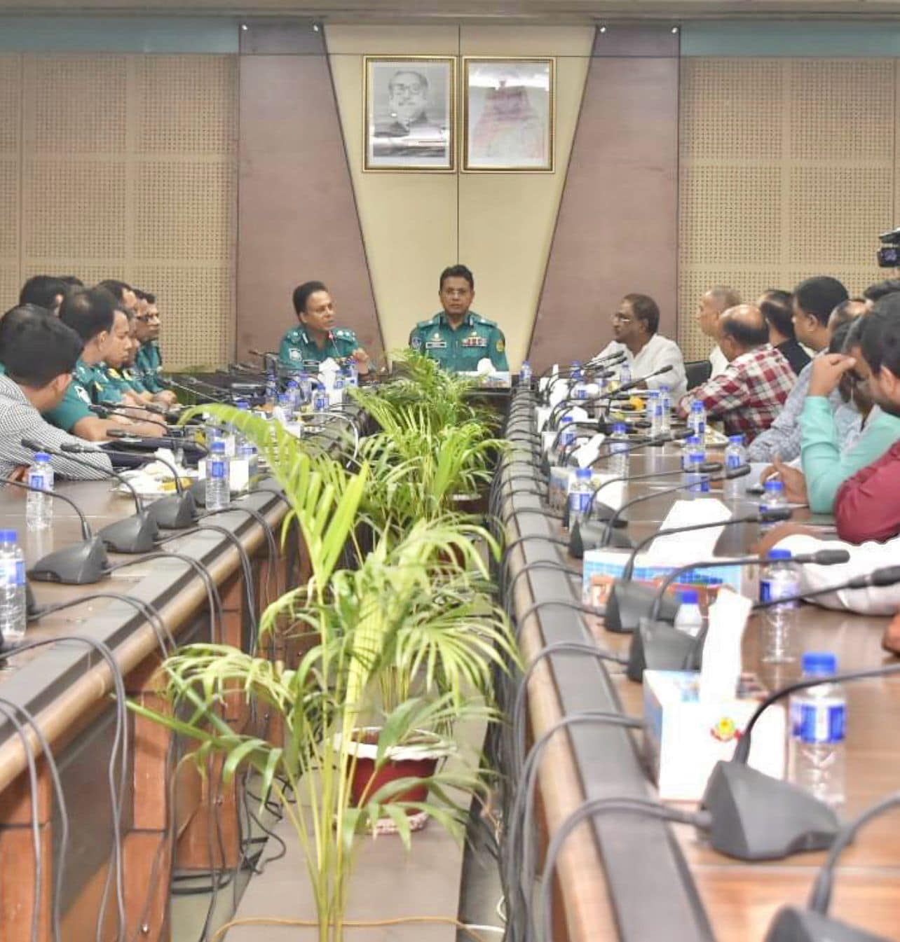 অগ্নি সন্ত্রাসীদের ধরিয়ে দিলে নগদ ২০ হাজার টাকা অর্থ পুরস্কার: ডিএমপি কমিশনার