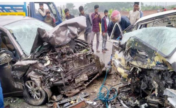 সোনারগাঁও উপজেলা আওয়ামীলীগের সিনিয়র সহ-সভাপতি ইঞ্জি:মাসুদুর রহমান মাসুুমের চাচাসহ  সড়ক দুর্ঘটনায় ৩জন নিহত : আহত-৫