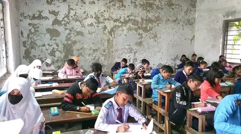 গাইবান্ধায় গ্লোবাল ভিলেজ মেধাবৃত্তি পরীক্ষায় বসলো ৩ শতাধিক শিক্ষার্থী