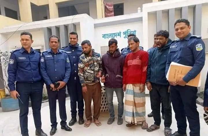 ময়মনসিংহ নগরীর ১নং পুলিশ ফাঁড়ির বিশেষ এক অভিযানে দুর্ধর্ষ-চোর চক্রের(০৪)সদস্য গ্রেফতার