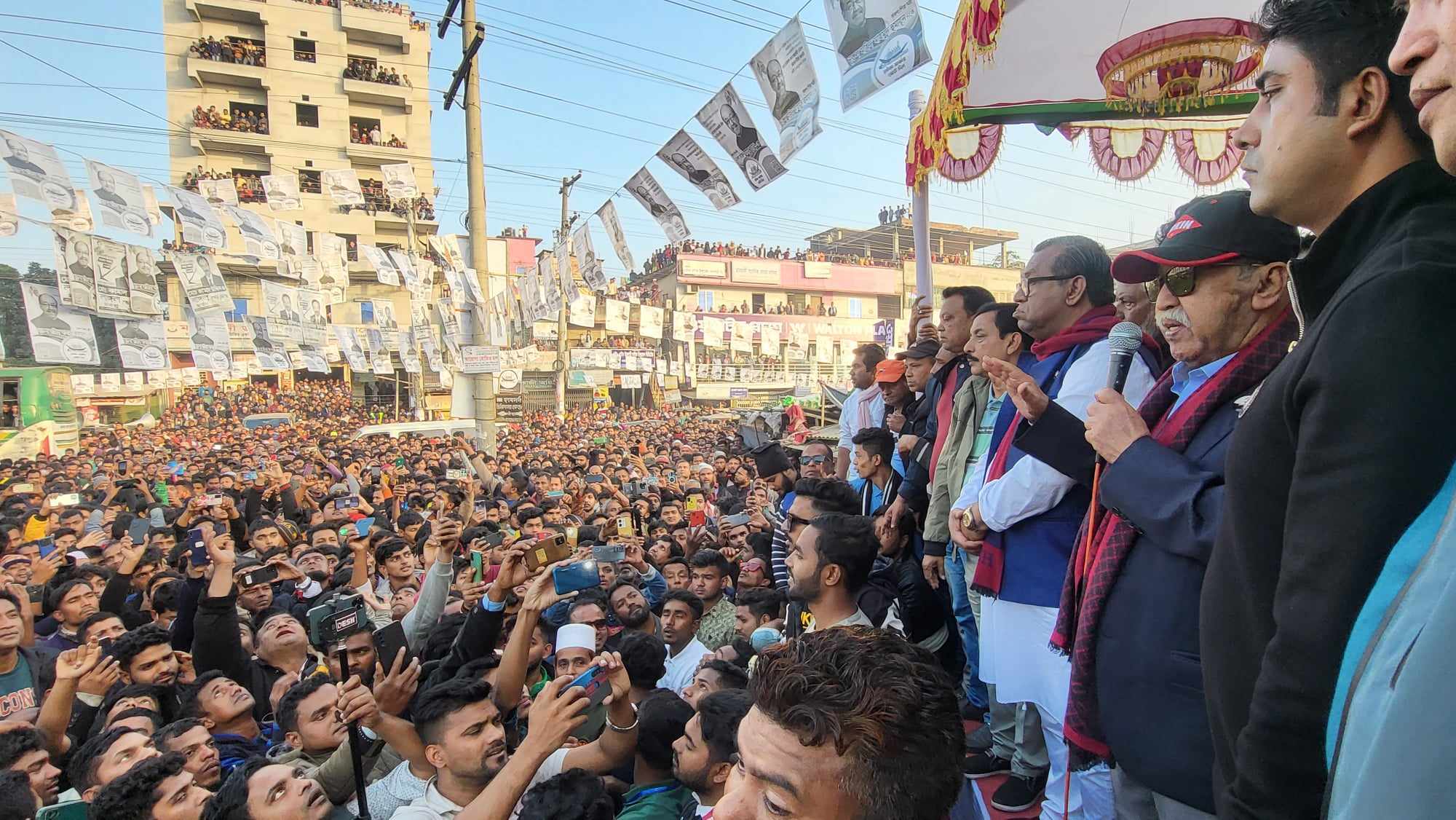 নরসিংদীর মনোহরদীতে নৌকার গণমিছিল