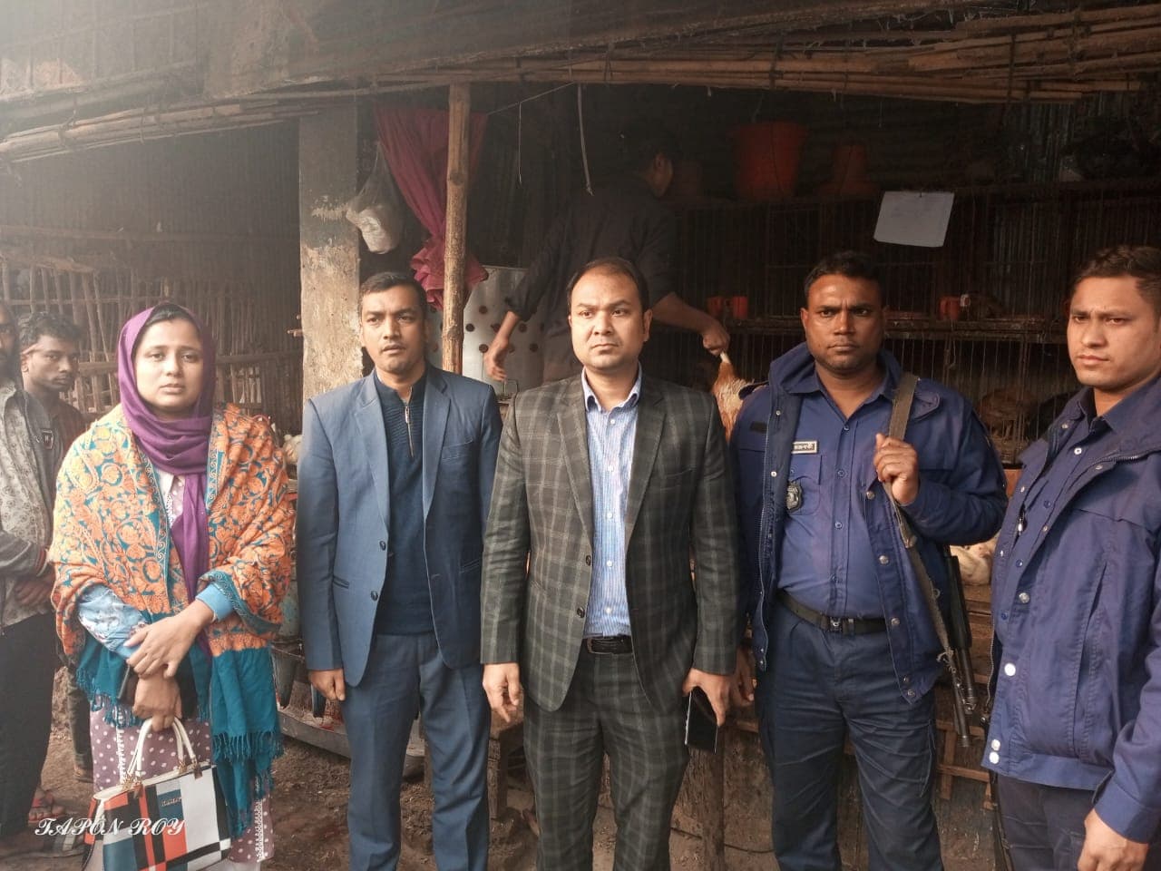 ভ্রাম্যমান আদালতের অভিযানে ৩ মাছ-মাংশ ব্যবসায়ীকে জরিমানা।