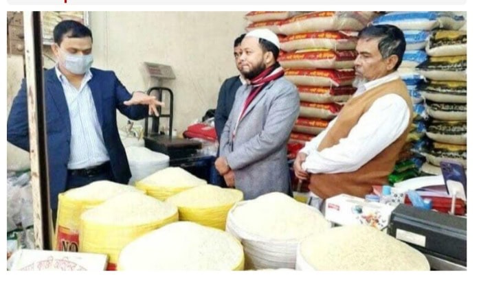 ফেনীতে চাউলের আড়তে ভ্রাম্যমাণ আদালতের অভিযান, দুই প্রতিষ্ঠানকে জরিমানা