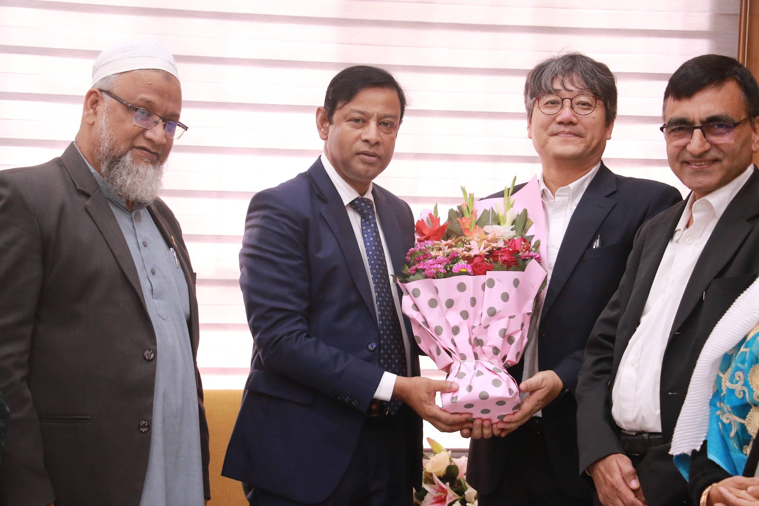 ইরি পরিচালকের ব্রি পরিদর্শন