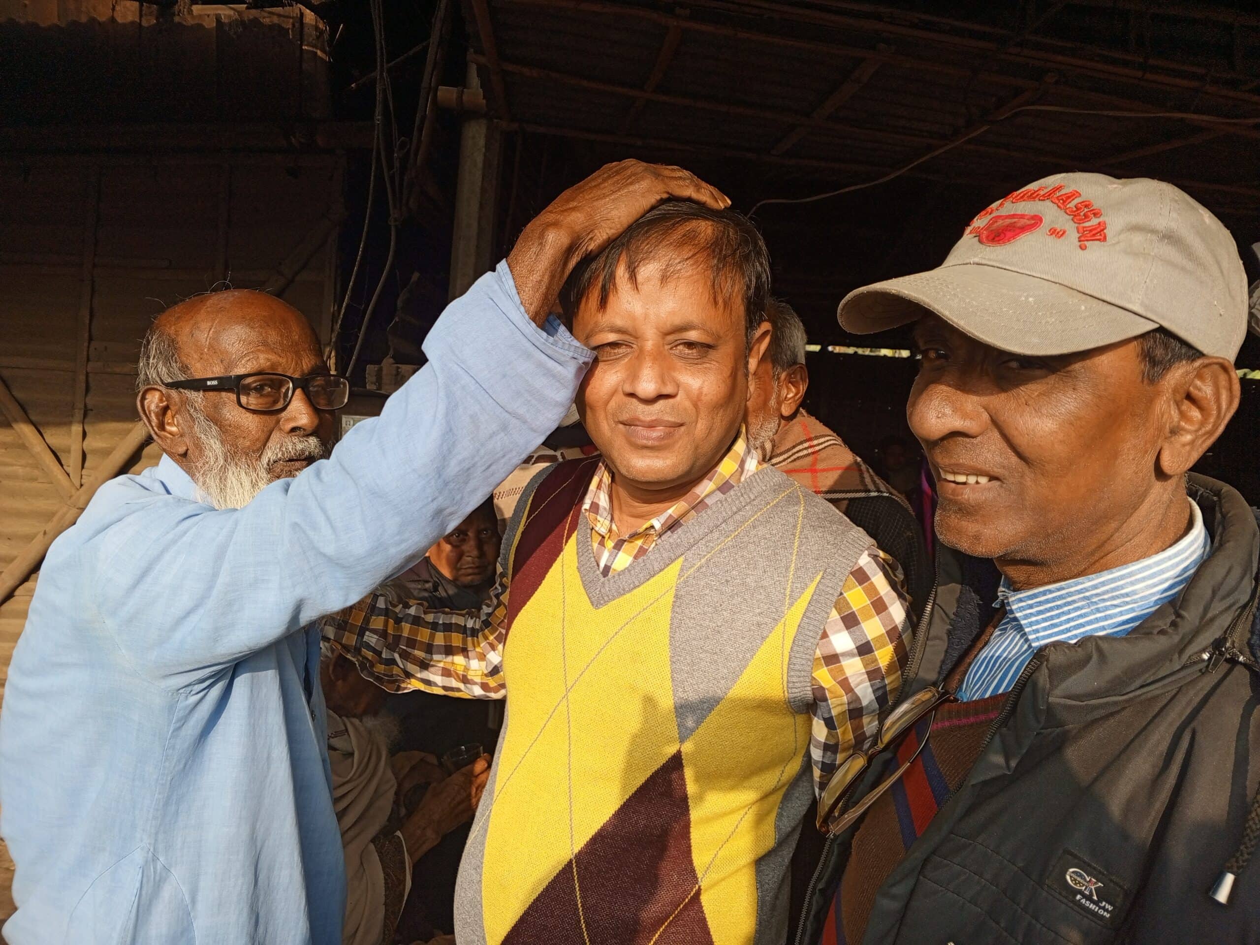 বিরল উপজেলার ২ নং ফরক্কাবাদ ইউনিয়নের চেয়ারম্যান পদপ্রার্থী জাহাঙ্গীর আলমের গণসংযোগ
