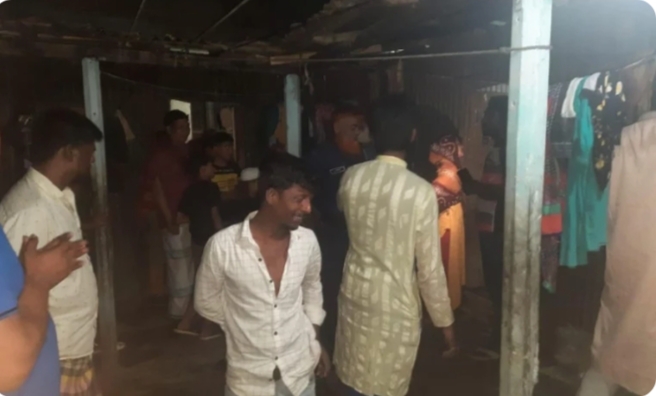 ঋণে জর্জরিত গৃহবধূর আত্মহত্যা