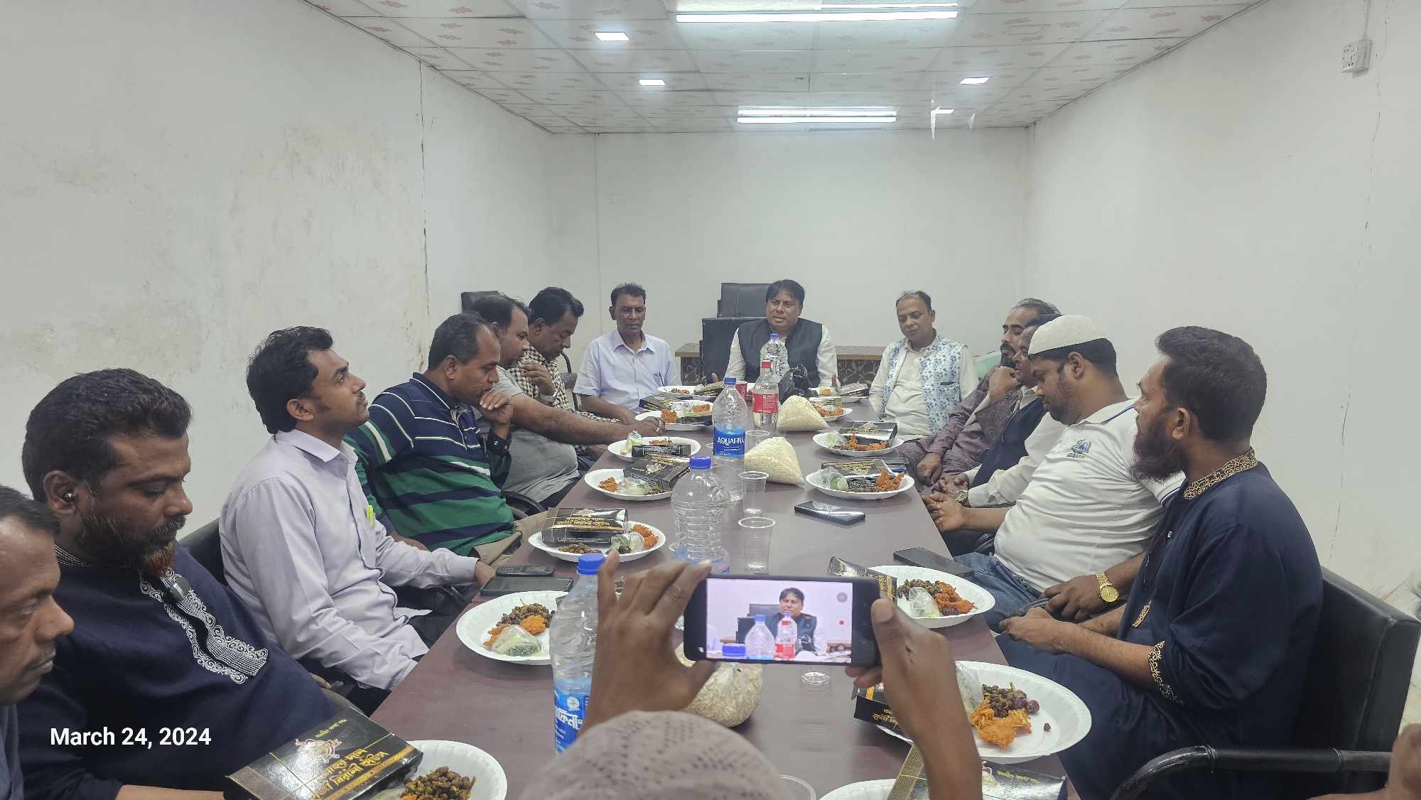 বেলাব উপজেলার সম্ভাব্য চেয়ারম্যান প্রার্থীর সংবাদকর্মীদের সাথে মতবিনিময়