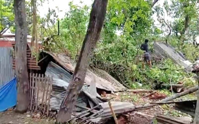 হঠাৎ ঝড়ে লন্ডভন্ড ৩শ পরিবারের বসতবাড়ি