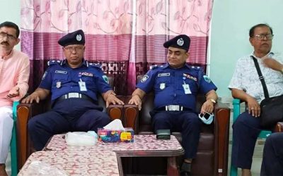 রাজশাহী রেঞ্জ ডিআইজি’র মান্দা শ্রী শ্রী রঘুনাথ জিউ মন্দির পরিদর্শন 
