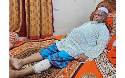 ময়মনসিংহ সিটির ভাঙ্গা রাস্তায় পড়ে এবার সাংবাদিক নজরুল আহত হয়ে হাসপাতালে