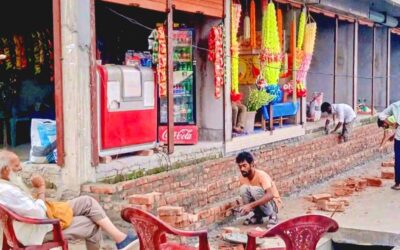 জামালপুরের দয়াময়ী মোড়ে ফুটপাতে ব্যক্তিগত সিঁড়ি