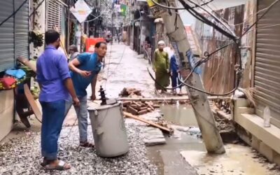 কেরানীগঞ্জের মডেল টাউনে বড় দুর্ঘটনা থেকে রক্ষা: ড্রেন নির্মাণকালে হেলে পড়ল বিদ্যুতের খুঁটি