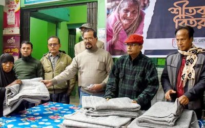 গাইবান্ধা প্রেসক্লাবের কম্বল পেলেন ৩শ দুস্থ মানুষ