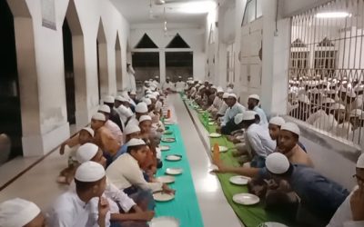 রায়গঞ্জে ৮ শত মাদ্রাসা ছাত্রদের মাঝে খাবার বিতরণ করেন , রুহী আফজাল