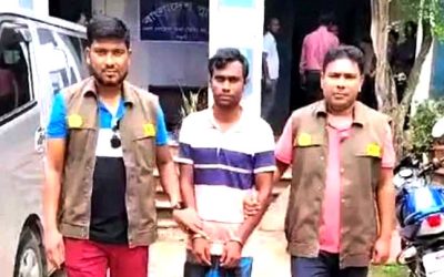 নওগাঁ জেলা গোয়েন্দা পুলিশের অভিযানে ২০০পিচ এ্যাপুল ইনজেকশন সহ গ্রেফতার -০১