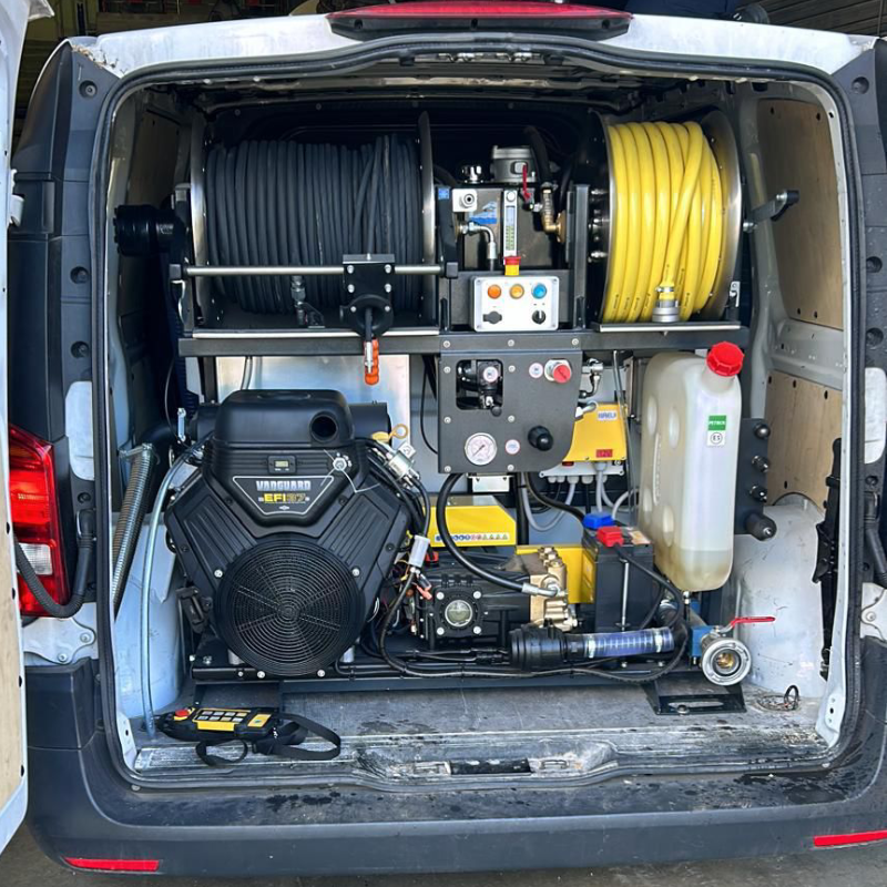 débouchage canalisation 60 : interieur camion degorgement
