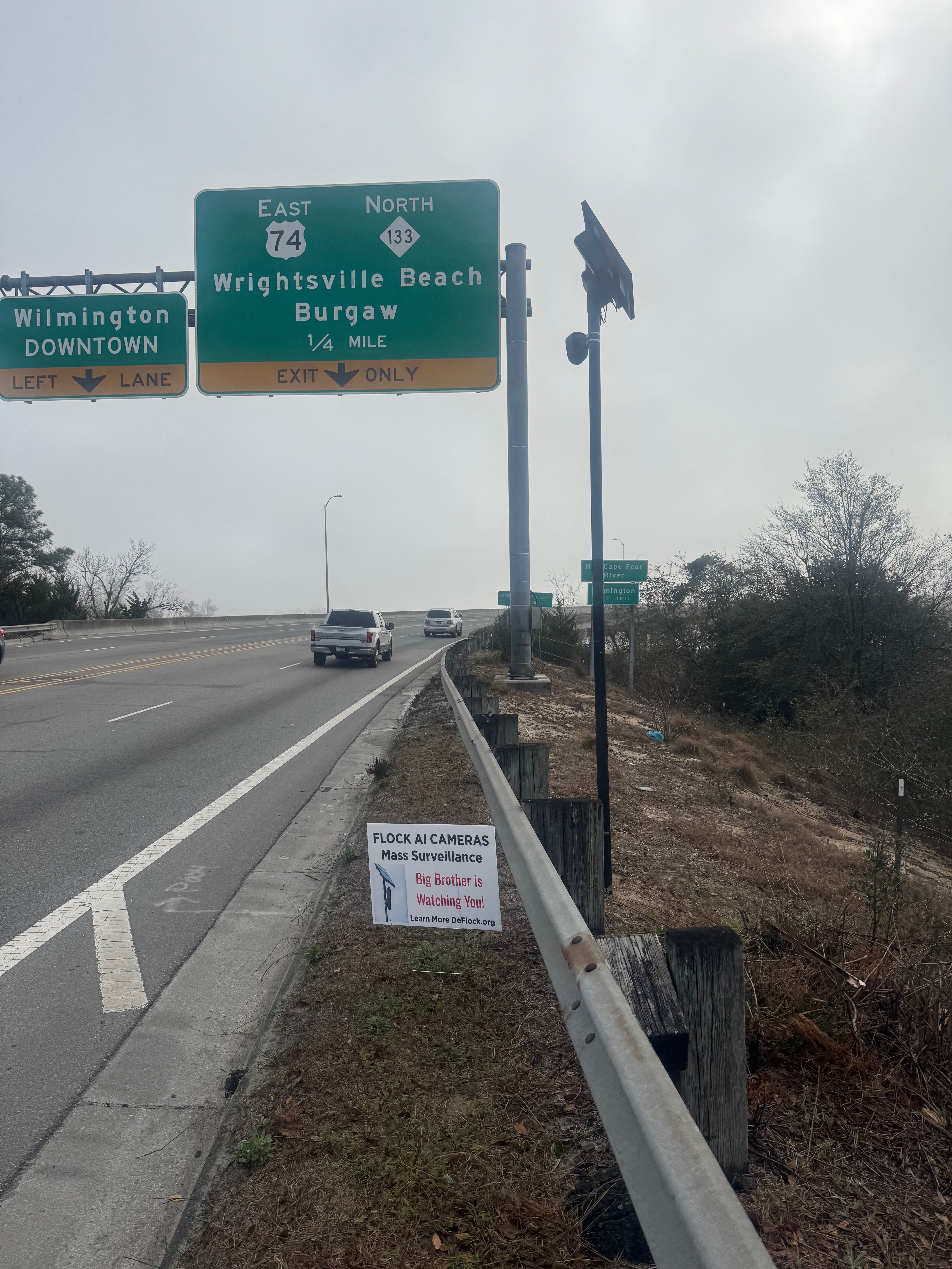 Flock camera on the US 74 / NC 133 bridge into Wilmington toward downtown and Wrightsville Beach