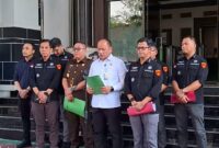 Kepala Pusat Penerangan Hukum Kejagung Anang Supriatna mengatakan, pelimpahan enam tersangka dilakukan setelah berkas perkara dinyatakan lengkap oleh JPU.