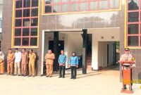 Kapolsek Cisalak AKP Endang Pirtana, S.Pd., menjadi pembina upacara pengibaran Bendera Merah Putih di SMK Bina Nusantara (Bintara) Cisalak, Kabupaten Subang. 