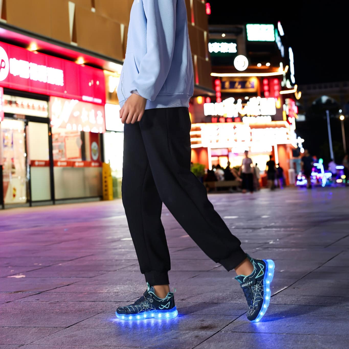 LED Lichtgevende Schoenen met USB-Opladen - Glow-in-the-Dark Sneakers, Snel Aan/Uit Sluiting, Antislip TPR Zool - Peuterschoenen voor Jongens & Meisjes, Dans, Basketbal, Dagelijks Gebruik - Machinewasbare Sneakers met Knipperlichten, Actieve Kinder Schoeisel, Dynamisch Patroon, Veilige Bevestiging, Glow in the Dark, Jonge Atleten