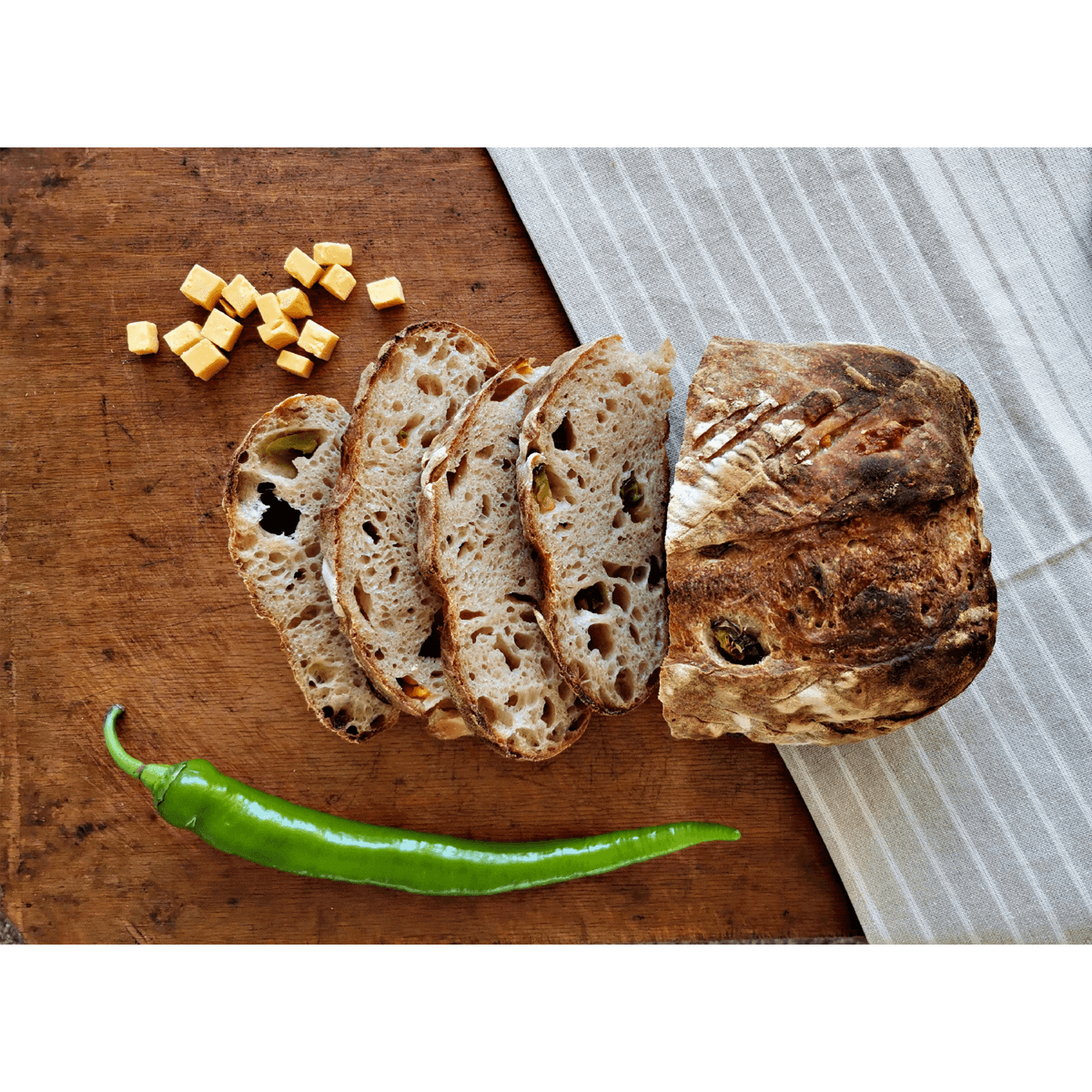 paine cu maia cu branza maturata si ardei iute