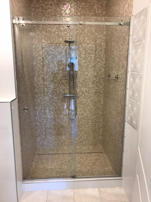 rekonštrukcia malej kúpeľne návrh foto