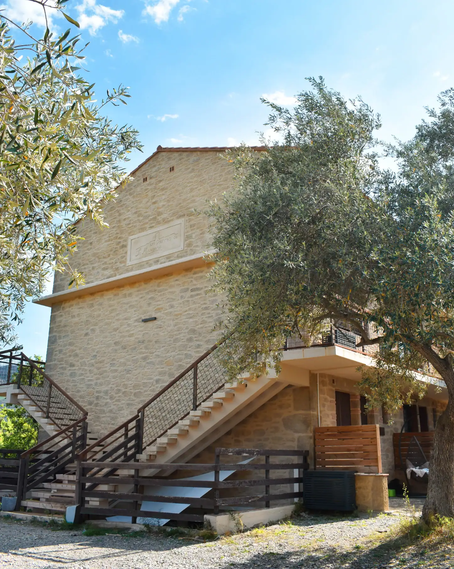 location-studio-vacances-collioure-lespierresdelamassane