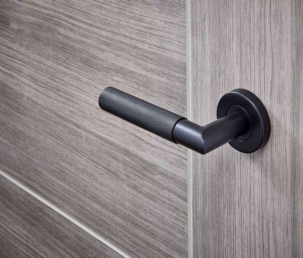 lpd ironmongery zurich matt black handle privacy hardware pack