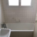 Est-il possible de remplacer ma baignoire par une douche sécurisée en une journée ?