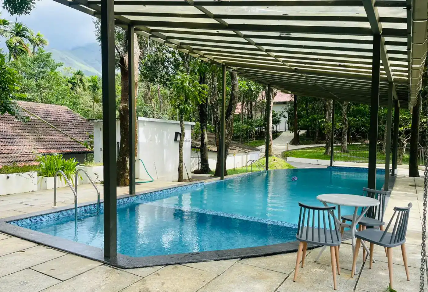 swimmingpool (1)