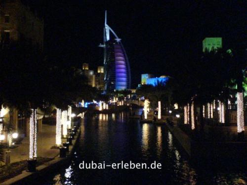 Mina Al Salam bei Nacht