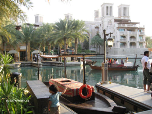 Mina_Al_Salam_Boat