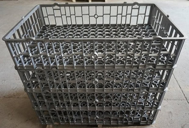 Heat-resistant cast basket before replacement inspection