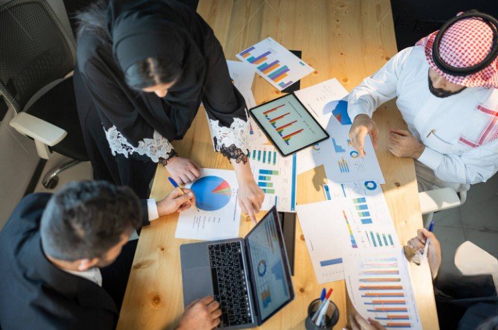 خدمة البحث ودراسة المنافسين