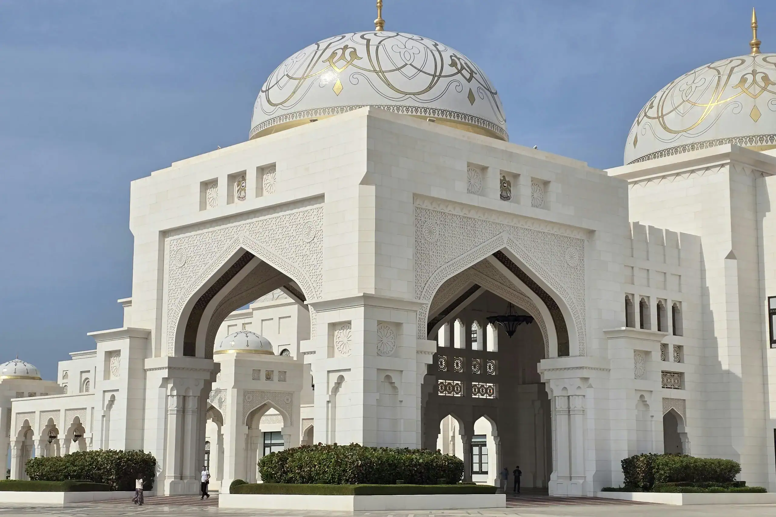 Sheikh Zayed Grand Mosque Abu Dhabi Tour | Private Cultural tour booking