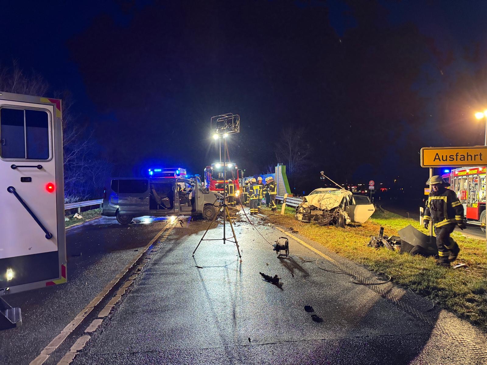 Lingen – Zwei Beteiligte bei Unfall lebensgefährlich verletzt – Verursacher stark alkoholisiert