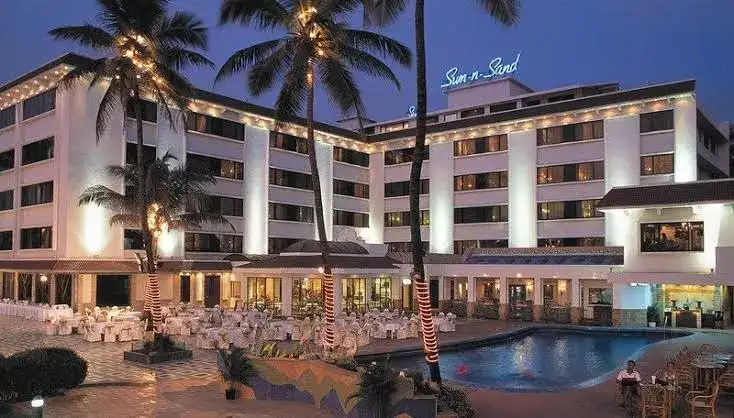 escorts service in sun n sand hotel mumbai