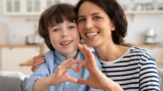 Alleinerziehende Frau mit Kind