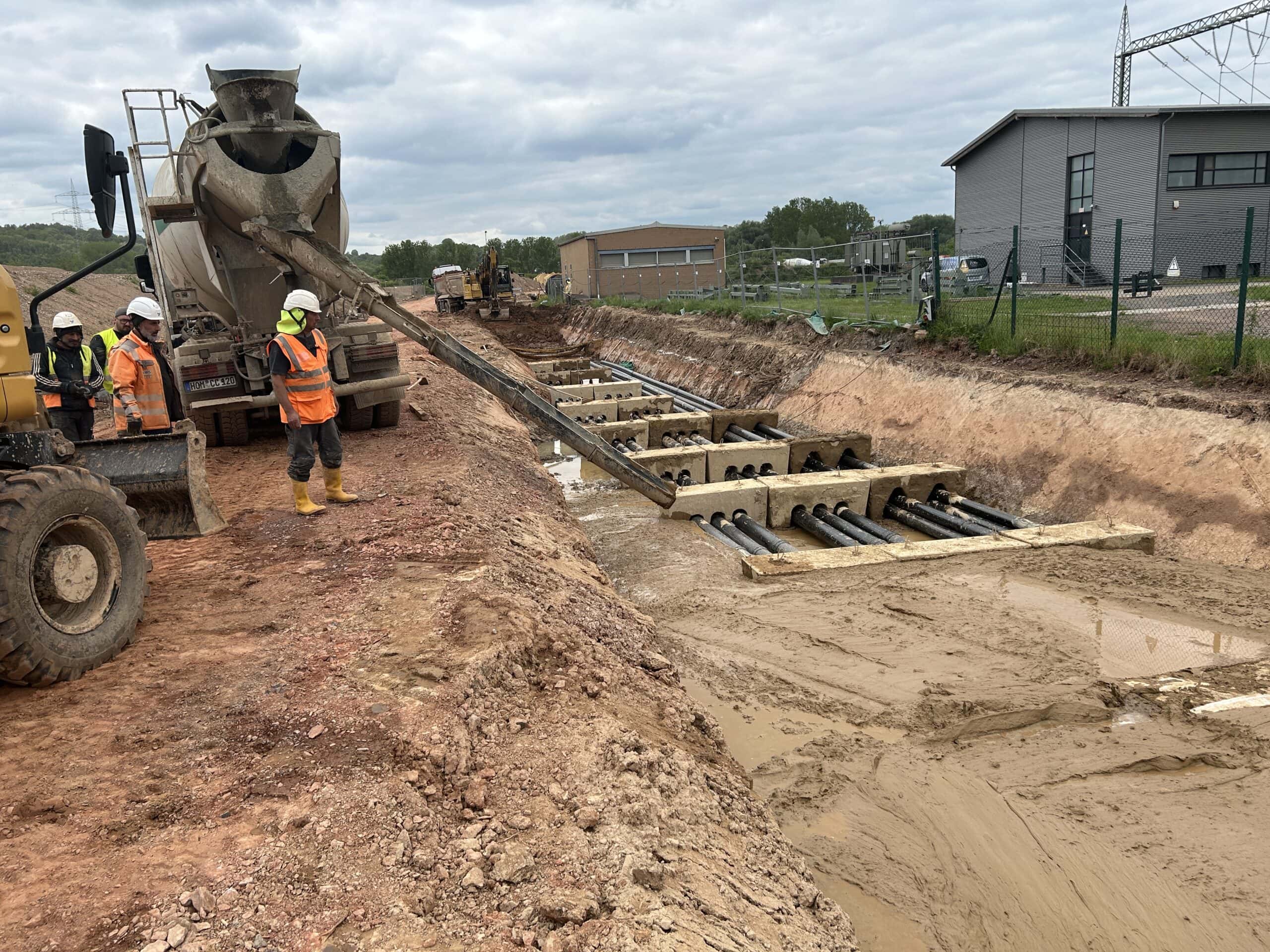 Grabenverfüllung Flüssigboden aus örtlichem Material