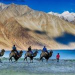 नैनीताल के पास ही खुरपाताल झील, जो बदलती है अपना रंग! जानें क्या है असली वजह?